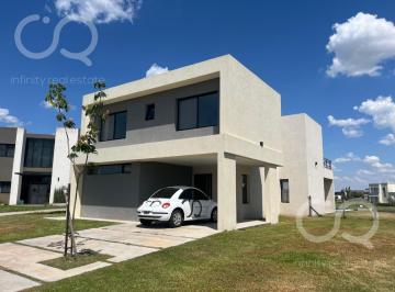 Casa · 202m² · 5 Ambientes · 2 Cocheras · Venta Casa Al Lago / San Sebastián - Área 11