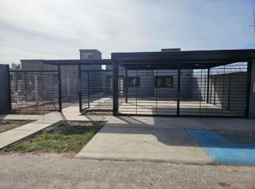 Casa · 530m² · 5 Ambientes · 2 Cocheras · Casa en Santa Lucia