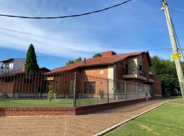 Casa · 250m² · 4 Ambientes · 5 Cocheras · Juncal 1720