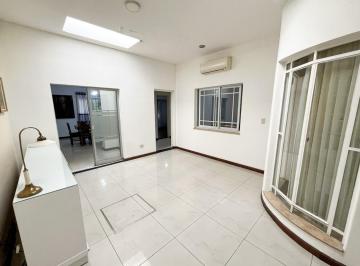Casa · 169m² · 3 Ambientes · 1 Cochera · Venta Casa Dos Dorm.. Bv Segui 1300.