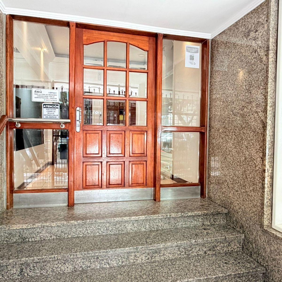 Venta. Departamento de 3 ambientes en planta baja, Córdoba casi Av Luro