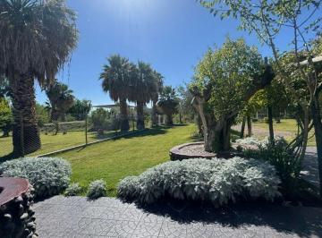 Casa de 8 ambientes, Maipú · Casa en Venta en Barrio de Acceso Controlado