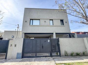 Casa · 150m² · 6 Ambientes · 1 Cochera · Casa en Venta en Bella Vista, San Miguel, Gba Norte - 6 Ambientes