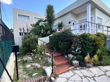Casa · 480m² · 3 Ambientes · 6 Cocheras · Venta de Propiedad con Casa, Oficina y 3 Dptos.