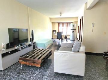 Casa · 223m² · 3 Dormitorios · 2 Cocheras · Duplex 4 Amb. con Garage y Patio con Parrilla