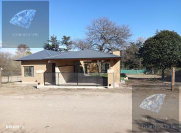 Casa · 231ha · 4 Ambientes · 3 Cocheras · Venta de Casa a Estrenar de 4 Ambientes Barrio Los Molles