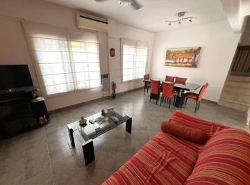 PH · 80m² · 4 Ambientes · 1 Cochera · Muy Buen PH de 3 Ambientes Amplios C/ Escritorio - Patio - Cochera - Sin Expensas