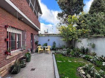 PH · 221m² · 4 Ambientes · 2 Cocheras · Venta Casa PH en Las Avs con Patio y Balcón