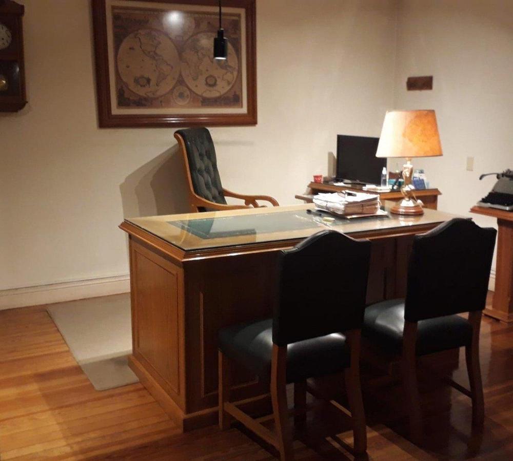 Casa en dos plantas, 290m², 4 oficinas, ideal inversor