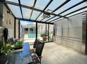 Casa · 260m² · 5 Ambientes · 1 Cochera · Casa - Liniers