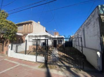 Casa · 418m² · 4 Ambientes · 3 Cocheras · Venta Casa 3 Dorm. con Cochera en Altamira