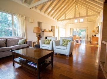 Casa · 300m² · 5 Ambientes · 2 Cocheras · Casa en Venta en Gran Bell