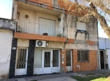Casa · 91m² · 4 Ambientes · 1 Cochera · Pte Roca 4529 - Venta Casa 2 Dorm.