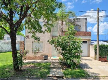 Casa · 203m² · 6 Ambientes · 2 Cocheras · Domingo Aran 1617 Soldini - Venta Casa 3 Dorm.