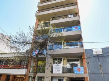 Departamento · 36m² · 2 Ambientes · Catamarca 2036 Piso 1 B - Venta Departamento Semipiso 1 Dormitorio con Patio