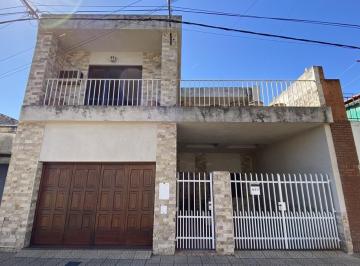 Casa · 286m² · 5 Ambientes · 2 Cocheras · Barra 977 - Venta Casa 4 Dorm. con Cochera Doble