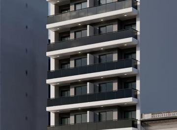 Departamento · 29m² · 1 Ambiente · 1 Cochera · Mitre 1167 Pb F - Venta Monoambiente con Patio