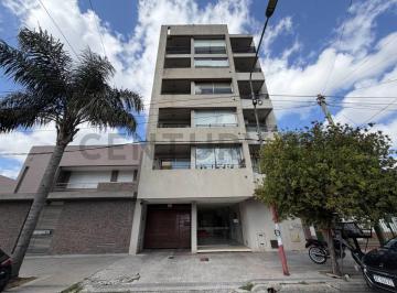 Departamento · 44m² · 3 Ambientes · 1 Cochera · Calle 27 E/ 43 y 44 | Departamento de 1 Dormitorio Al Frente de Categoria con Terraza y Cochera