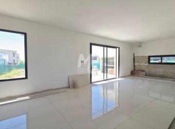 Casa · 135m² · 5 Ambientes · 1 Cochera · Casa Enventa en Santa Elisa