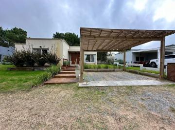 Casa · 152m² · 5 Ambientes · 1 Cochera · Casa en Venta - 4 Dorm. 2 Baños - Pinamar