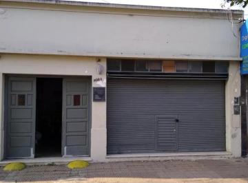 Casa · 116m² · 4 Ambientes · 1 Cochera · Casa en Venta - 2 Dorm. 1 Baño 1 Cochera - Local Al Frente - 240 m² Totales - La Plata