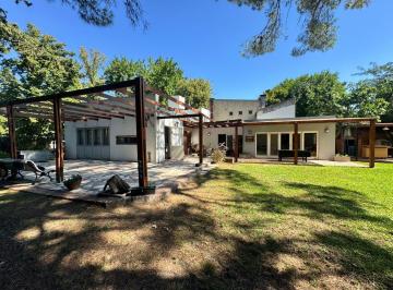 Casa · 155m² · 4 Ambientes · 1 Cochera · Casa en Manuel B Gonnet