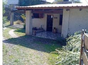 Casa · 214m² · 4 Ambientes · Casa en Venta - 3 Dorm. 2 Baños - Mendiolaza