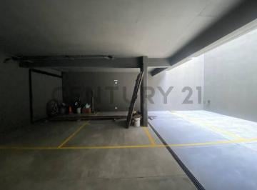 Garage · 10m² · 1 Cochera · Amplia Cochera Cubierta en Edificio a Estrenar - Flores Norte