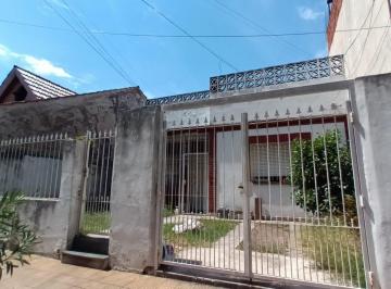 PH · 205m² · 2 Ambientes · PH en Tablada, Patio y Terraza, 4 Ambientes, Apto Crédito, Posibilidad de Ampliación, Oportunidad