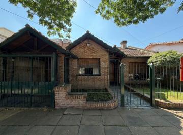 Casa de 3 ambientes, Morón · Casa 3 Ambientes con Jardin en Castelar