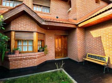 Casa de 5 ambientes, La Plata · Casa 5 Ambientes en Venta - City Bell, 472 E/ 14a y 14b