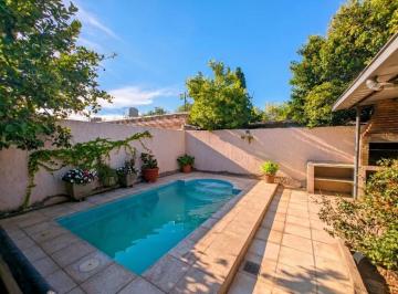 Casa de 4 ambientes, Las Heras · Casa Reciclada con Quincho Premium y Pileta | Estratégica Ubicación en Las Heras.