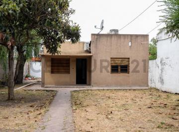 Casa · 75m² · 4 Ambientes · Casa en Venta 3 Dorm., Los Hornos