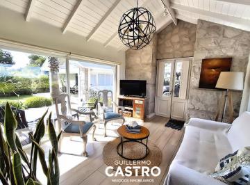 Casa de 4 ambientes, Mar del Plata · Excelente Chalet en Venta Frente Al Mar.