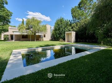 Casa · 162m² · 5 Ambientes · 3 Cocheras · Venta | Alquiler - Casa 3 Dorm., Quincho y Parrillero - Kentucky Club de Campo, Funes.