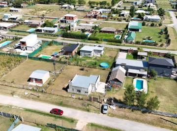 Casa · 100m² · 3 Ambientes · 1 Cochera · Casa en Venta de 2 Dorm.. Terreno de 600 m². Barrio Los Mirtillos 2, Zarate