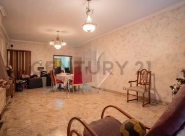 Casa · 743m² · 4 Dormitorios · Venta Casa de 4 Plantas Av Los Corrales 7400 Caba