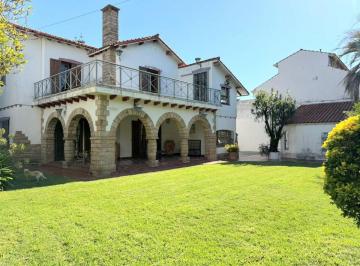 Casa de 7 ambientes, Vicente López · Unico Chalte en Carapachay 7 Ambientes Mas Dependencia de Servicio