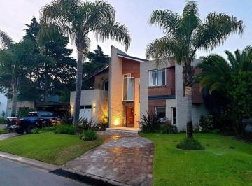 Casa de 9 ambientes, Pilar · Casa Alquiler Anual Amoblada Saint Matthews Village Pilar, 5 Dorm., Uno en Pb, dependencia.