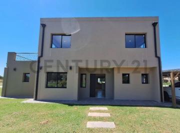 Casa · 219m² · 5 Ambientes · 2 Cocheras · Venta Casa 5 Ambientes a Estrenar con Piscina en La Martona Cañuelas Apto Crédito