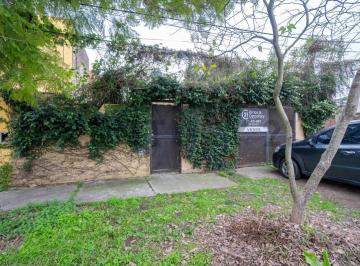 Casa · 65m² · 2 Ambientes · 2 Cocheras · Lote con Casa Container en Los Hornos