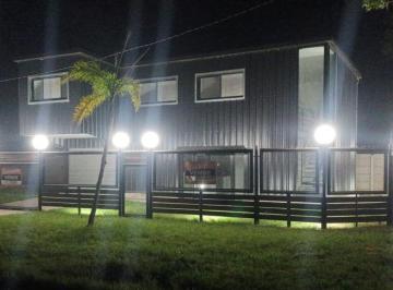 Casa · 130m² · 3 Dormitorios · 1 Cochera · Casa en Andino con Pileta