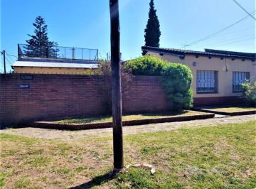 Casa de 4 ambientes, Quilmes · Chñte Tres Dorm. Amplio Parque Muy Luminoso Apto Credito