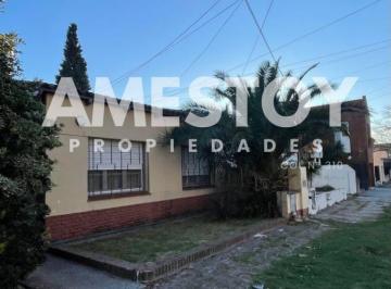 Casa de 4 ambientes, Quilmes · Chalet Bernal Oeste Tres Dorm. Amplio Parque Muy Luminoso Apto Credito