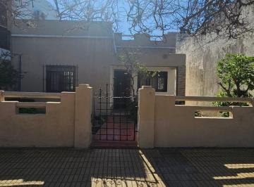Casa · 226m² · 1 Dormitorio · Casa - Lanús Este