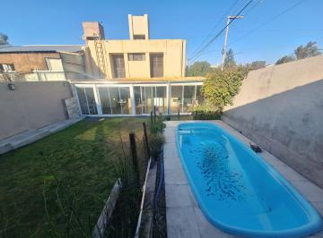 Casa · 144m² · 14 Ambientes · 2 Cocheras · Casa en Venta Quebrada de Las Rosas Pileta y Cochera Doble