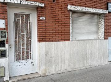 PH de 3 ambientes, Pompeya · Departamento Tipo Casa Al Frente con Entrada Individual