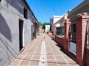 Casa de 4 ambientes, Rosario · Casa de Pasillo en Venta - Rosario