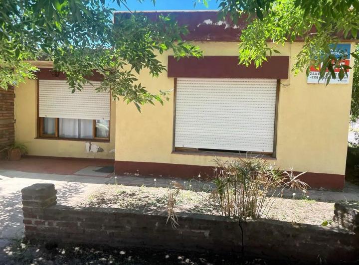 Casa · 250m² · 2 Dormitorios · 1 Cochera
