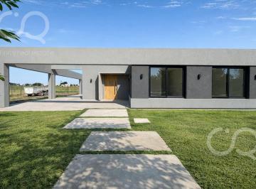 Casa · 175m² · 4 Ambientes · 2 Cocheras · Venta Casa San Sebastián Área 12